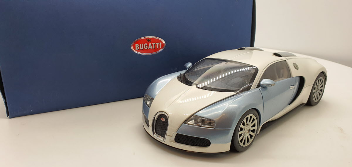 Implementeren Peer Shetland AutoArt Bugatti EB 16.4 Veyron Showcar Pearl/Ice Blue